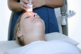 Rejuvenecimiento facial con aparatologa en pieles con roscea