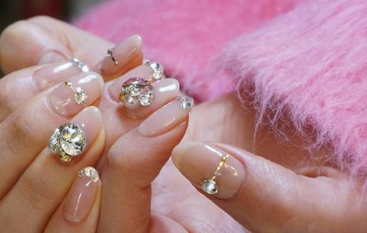 Glass Nails: 10 diseos para lucir uas de cristal